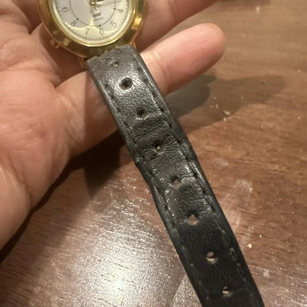 Working Timex Indiglo Watch Unisex 32mm Gold Tone Black Leather 1995 Vintage‎